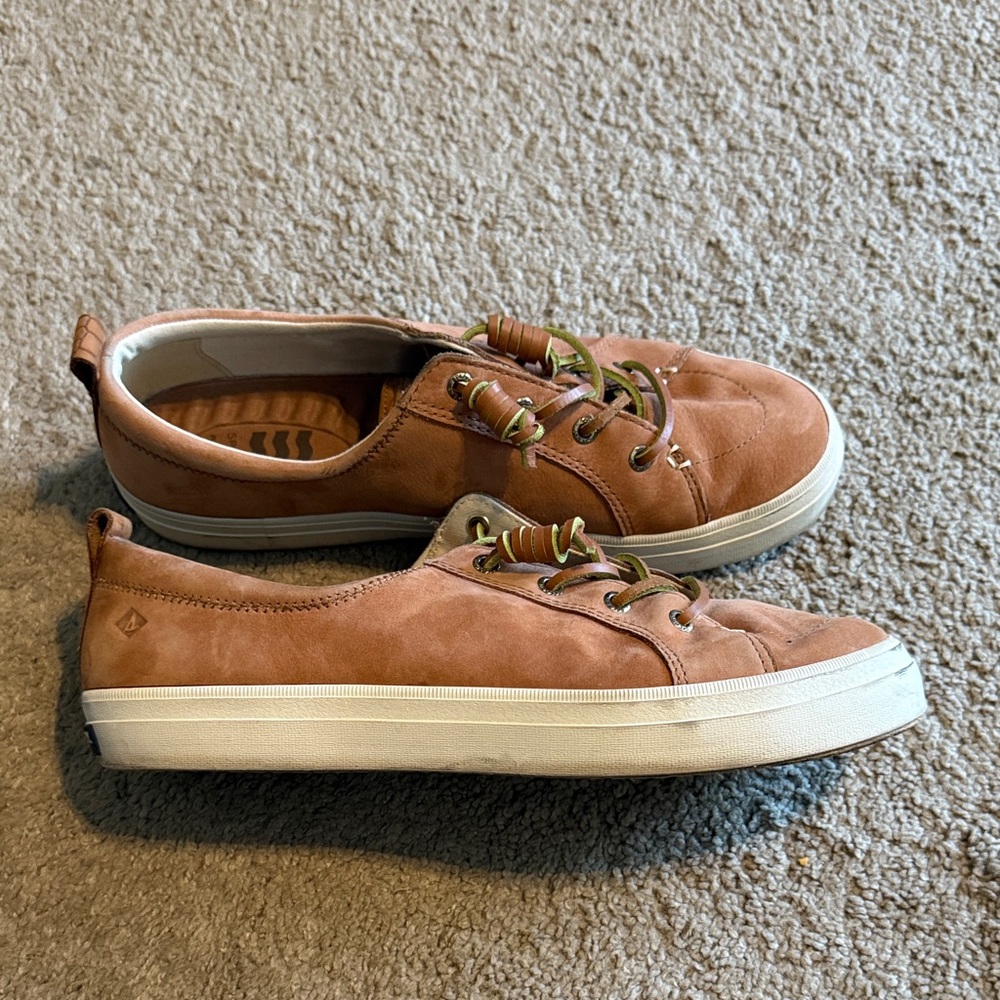 Women’s Sperry suede Sneakers